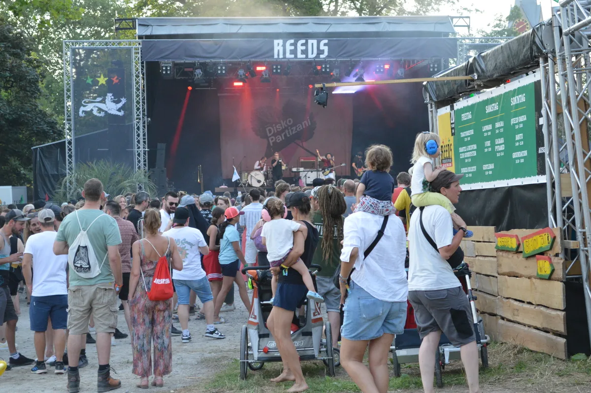 Familien am Reggae-Festival Reeds.